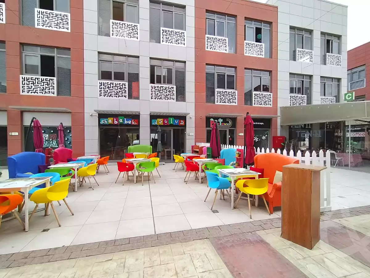 https://aqarmap.com.eg/ar/listing/6674120-for-sale-cairo-el-sheikh-zayed-city-compounds-the-courtyard-mall-dorra