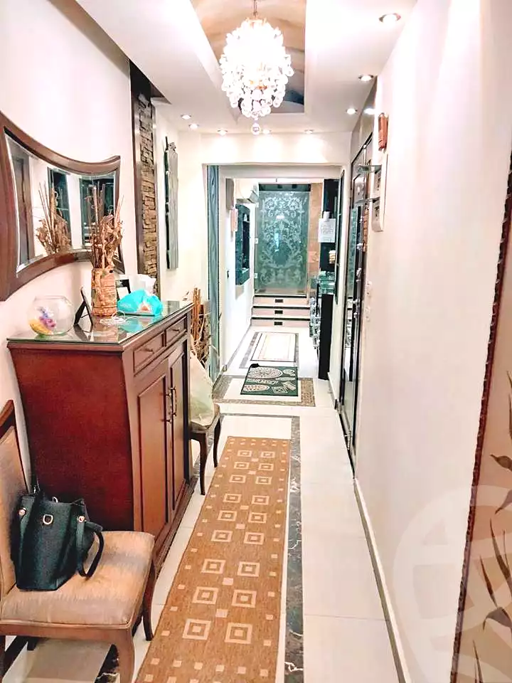 https://aqarmap.com.eg/ar/listing/6674941-for-sale-alexandria-lauran-shr-bw-qyr-tryq-lhry