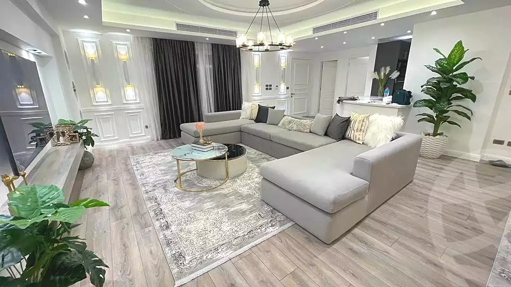 https://aqarmap.com.eg/ar/listing/6677242-for-sale-cairo-new-cairo-compounds-hyde-park-centre-ville-hyde-park