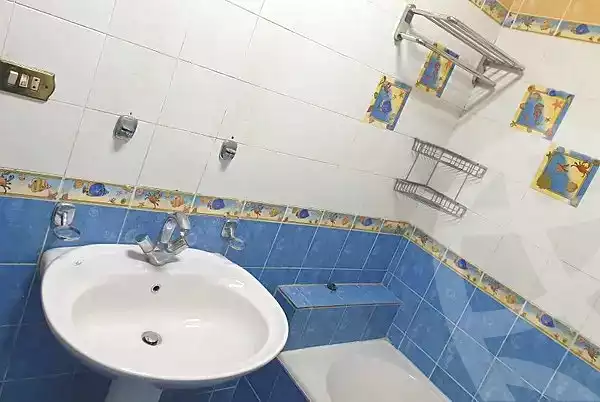 https://aqarmap.com.eg/en/listing/6680298-for-sale-cairo-6th-of-october-el-ahyaa-neighborhood-2nd-divided-from-al-kafrawei-st