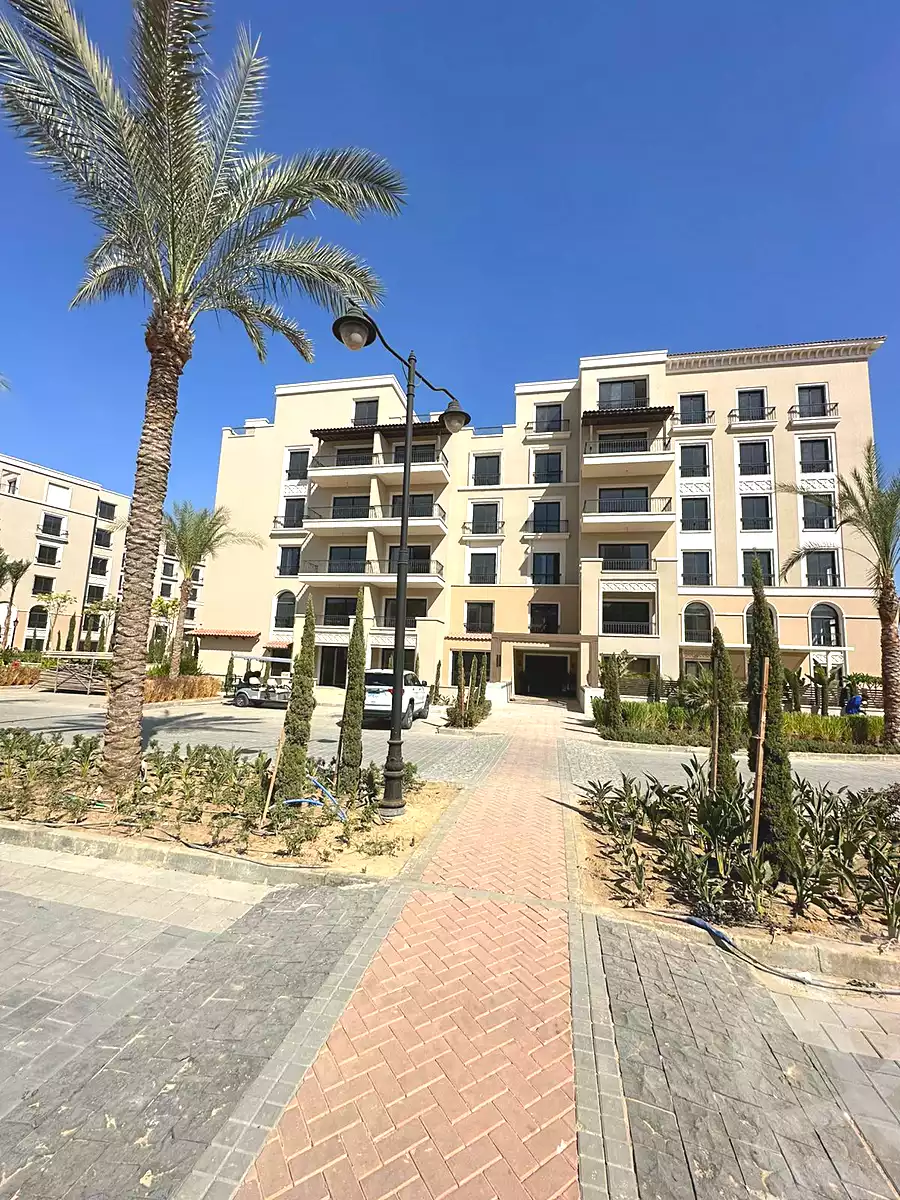 https://aqarmap.com.eg/en/listing/6684541-for-sale-cairo-el-sheikh-zayed-city-compounds-kmbwnd-fyldj-wyst-dr-llttwyr