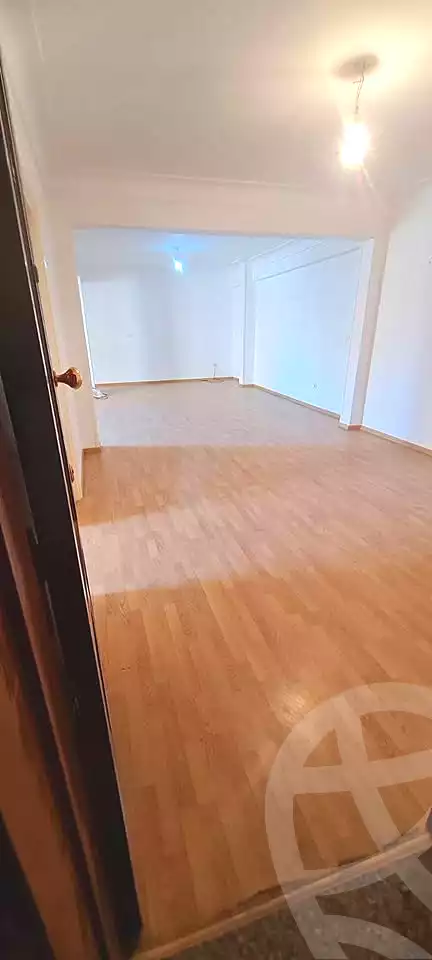 https://aqarmap.com.eg/ar/listing/6686384-for-sale-alexandria-l-jmy-lbytsh-al-samalehy-1-st