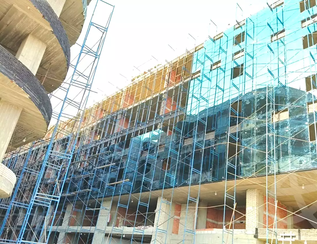 https://aqarmap.com.eg/ar/listing/6686911-for-sale-cairo-el-sheikh-zayed-city-compounds-101-mall-premium