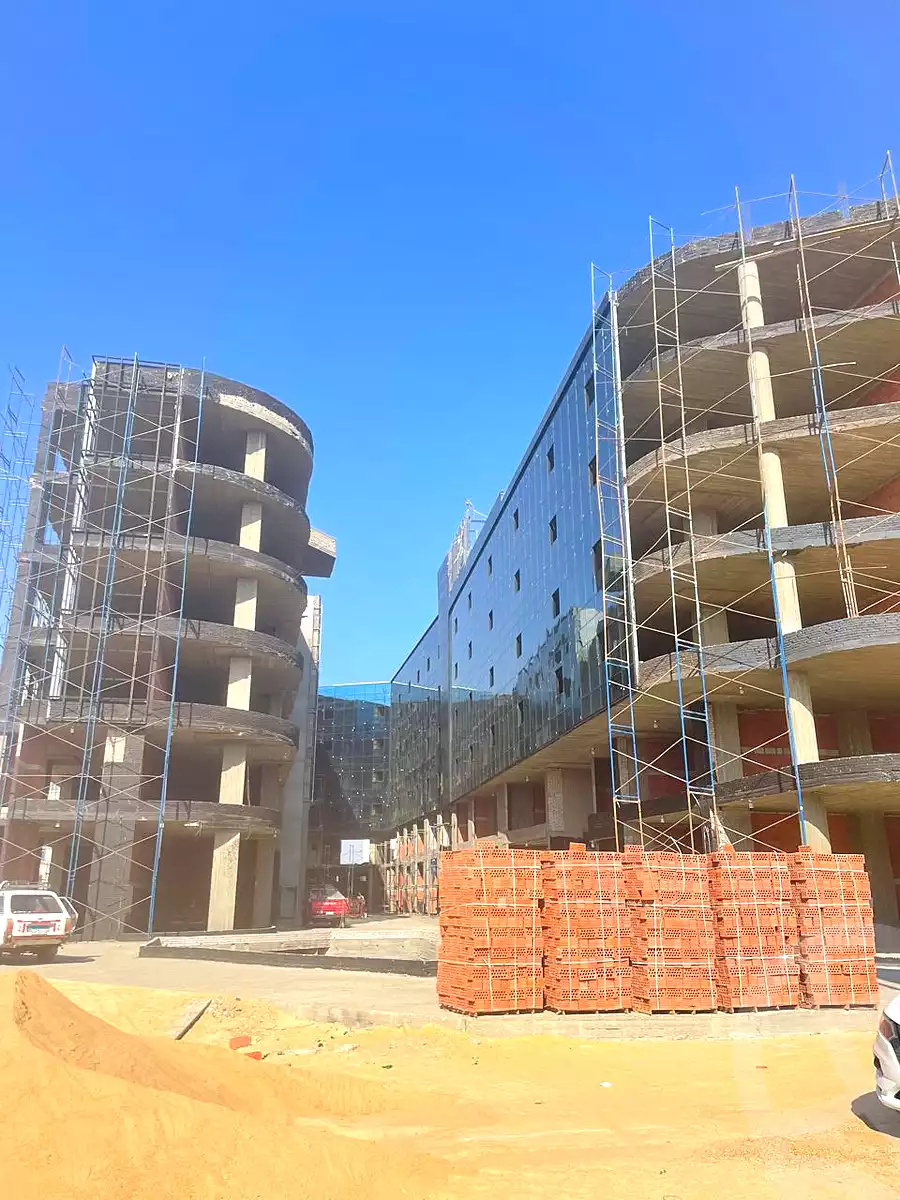 https://aqarmap.com.eg/en/listing/6687129-for-sale-cairo-el-sheikh-zayed-city-compounds-101-mall-premium