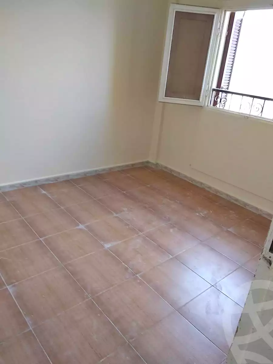 https://aqarmap.com.eg/ar/listing/6689756-for-sale-cairo-new-cairo-first-settlement-mhwr-mstfy-kml