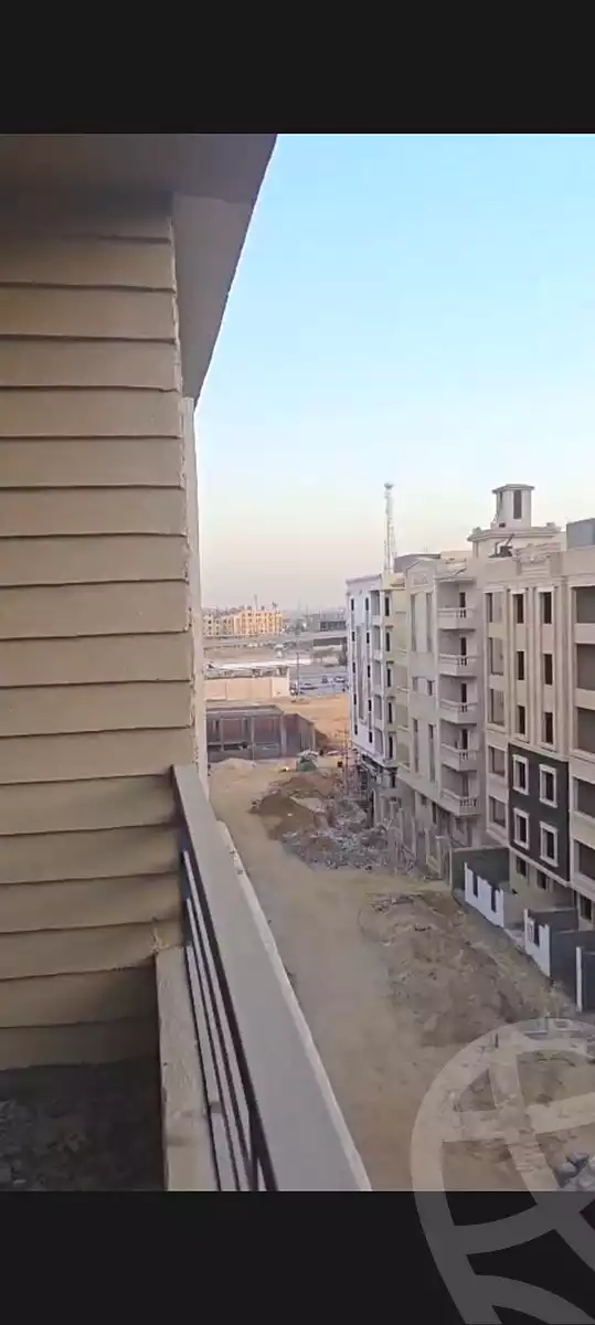 https://aqarmap.com.eg/ar/listing/6690878-for-sale-cairo-6th-of-october-el-ahyaa-neighborhood-9th