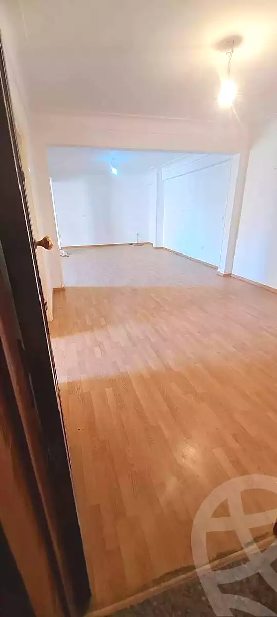 https://aqarmap.com.eg/ar/listing/6692234-for-sale-alexandria-l-jmy-lbytsh-al-samalehy-1-st