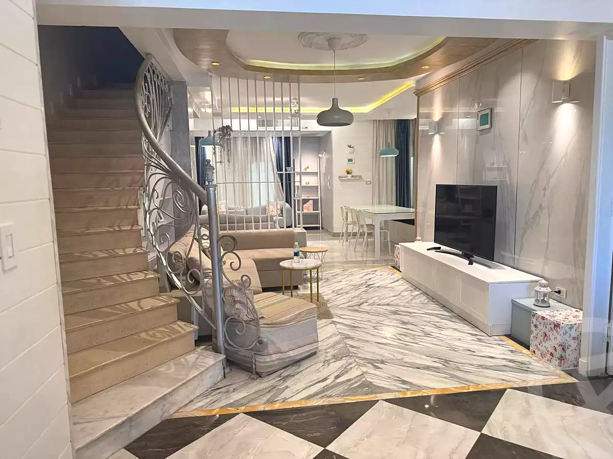 https://aqarmap.com.eg/en/listing/6692797-for-sale-cairo-new-cairo-compounds-mountain-view-hyde-park