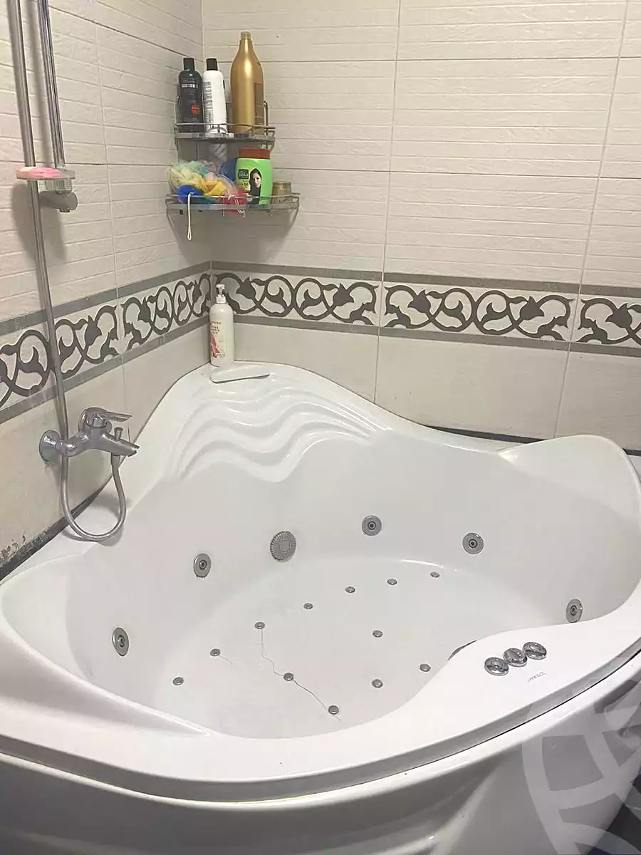 https://aqarmap.com.eg/ar/listing/6692894-for-rent-cairo-new-cairo-el-narges-el-narges-5-abo-bakr-el-sedeek-st