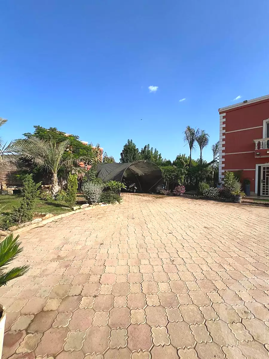 https://aqarmap.com.eg/ar/listing/6692964-for-sale-cairo-el-sheikh-zayed-city-alex-cairo-desert-road-mdyn-sfnks-ljdyd-stella-di-mare-farms
