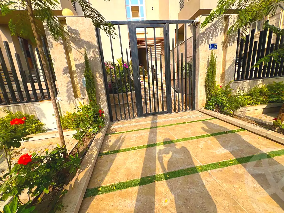 https://aqarmap.com.eg/ar/listing/6693114-for-sale-cairo-6th-of-october-el-hay-el-motamyz-first-touristic-village