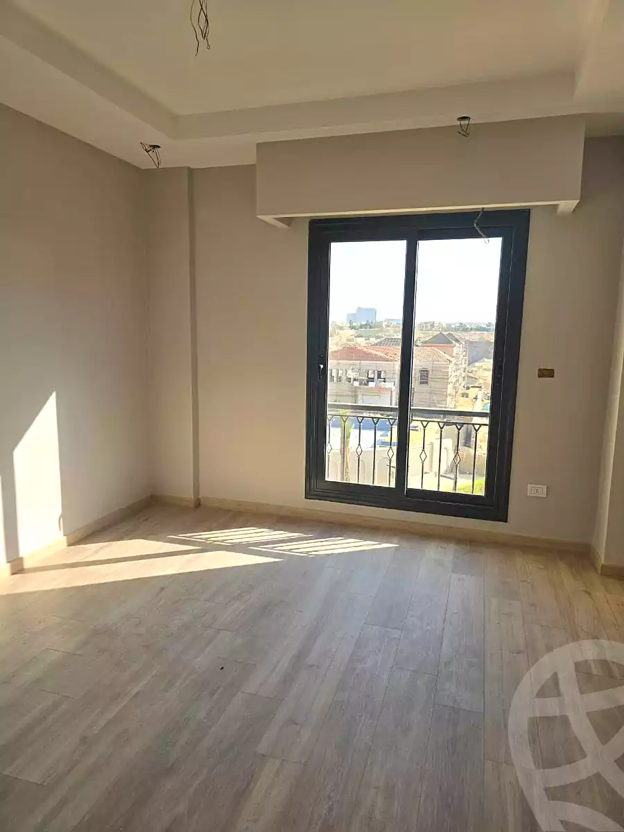 https://aqarmap.com.eg/ar/listing/6693738-for-sale-cairo-el-sheikh-zayed-city-compounds-kmbwnd-fyldj-wyst-dr-llttwyr