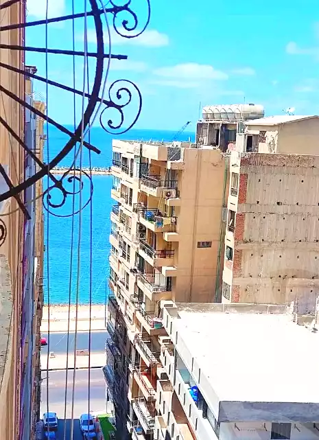 https://aqarmap.com.eg/ar/listing/6695699-for-sale-alexandria-sydy-bshr-sydy-bshr-bhry-shr-khld-bn-lwlyd