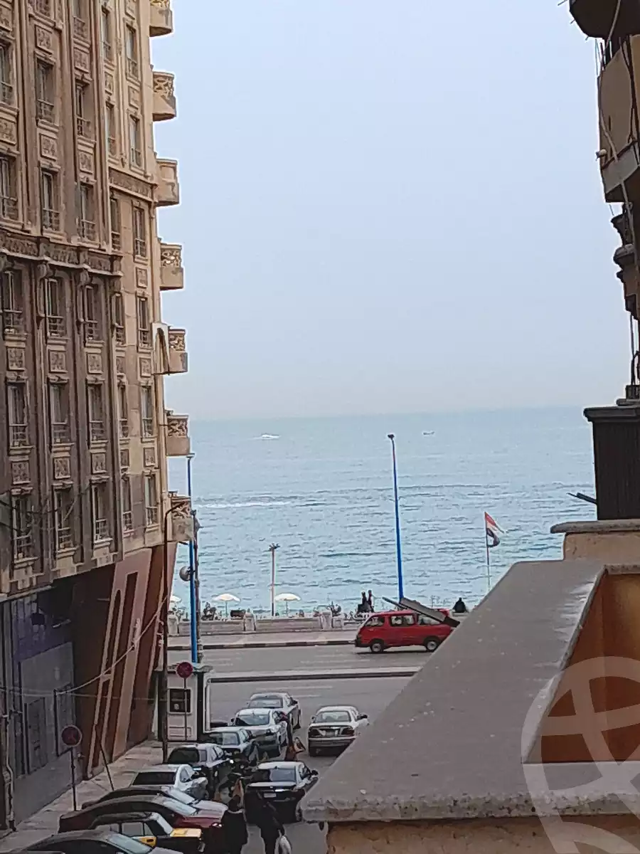 https://aqarmap.com.eg/ar/listing/6700831-for-sale-alexandria-el-asafra-l-sfr-bhry