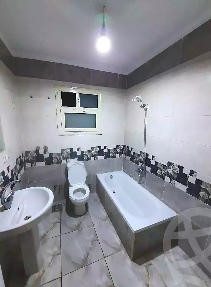 https://aqarmap.com.eg/ar/listing/6701352-for-sale-cairo-ain-shams-ain-shams-el-sharkia-el-eshrein-stt