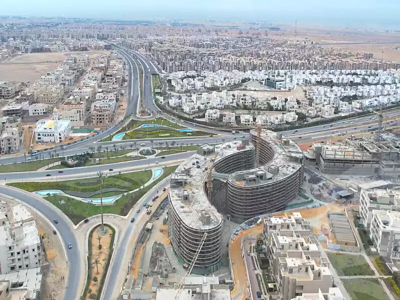 https://aqarmap.com.eg/ar/listing/6702958-for-sale-cairo-6th-of-october-hadaeq-october-golden-square