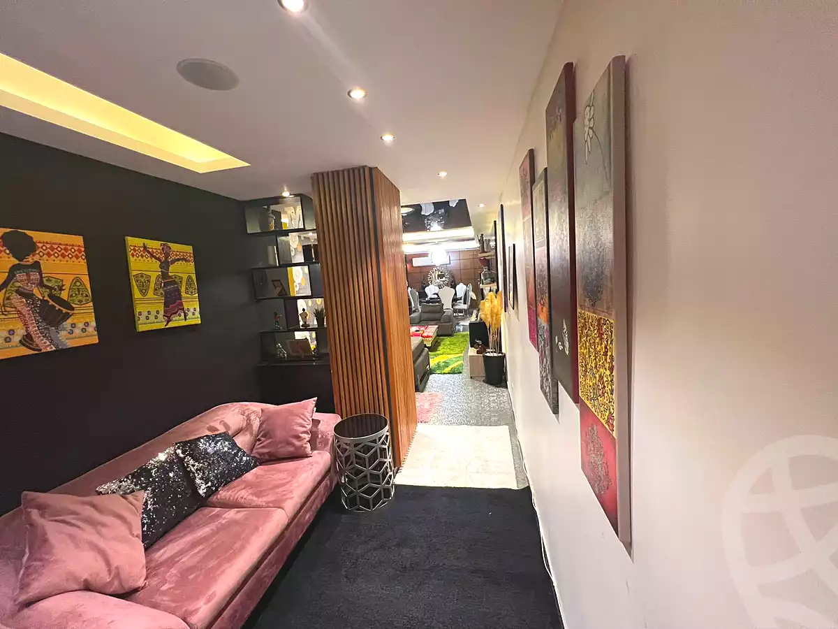 https://aqarmap.com.eg/ar/listing/6704737-for-sale-cairo-el-sheikh-zayed-city-compounds-kmbwnd-ljwmn