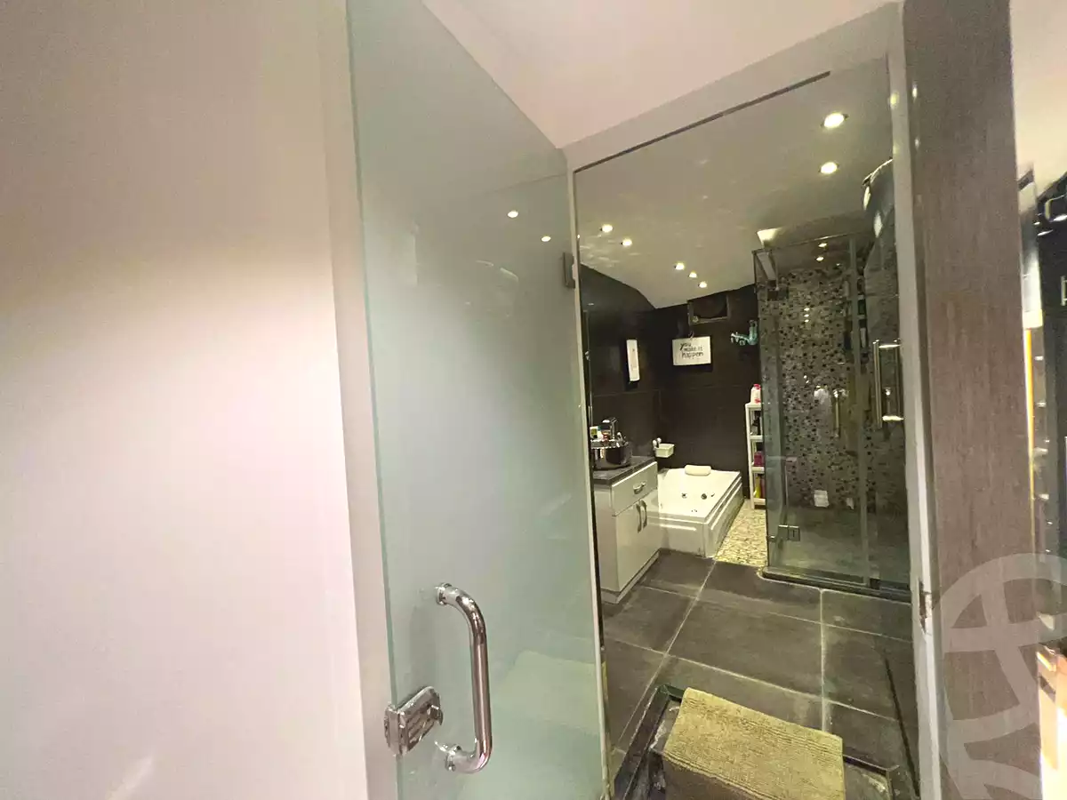 https://aqarmap.com.eg/ar/listing/6704818-for-sale-cairo-el-sheikh-zayed-city-compounds-kmbwnd-ljwmn