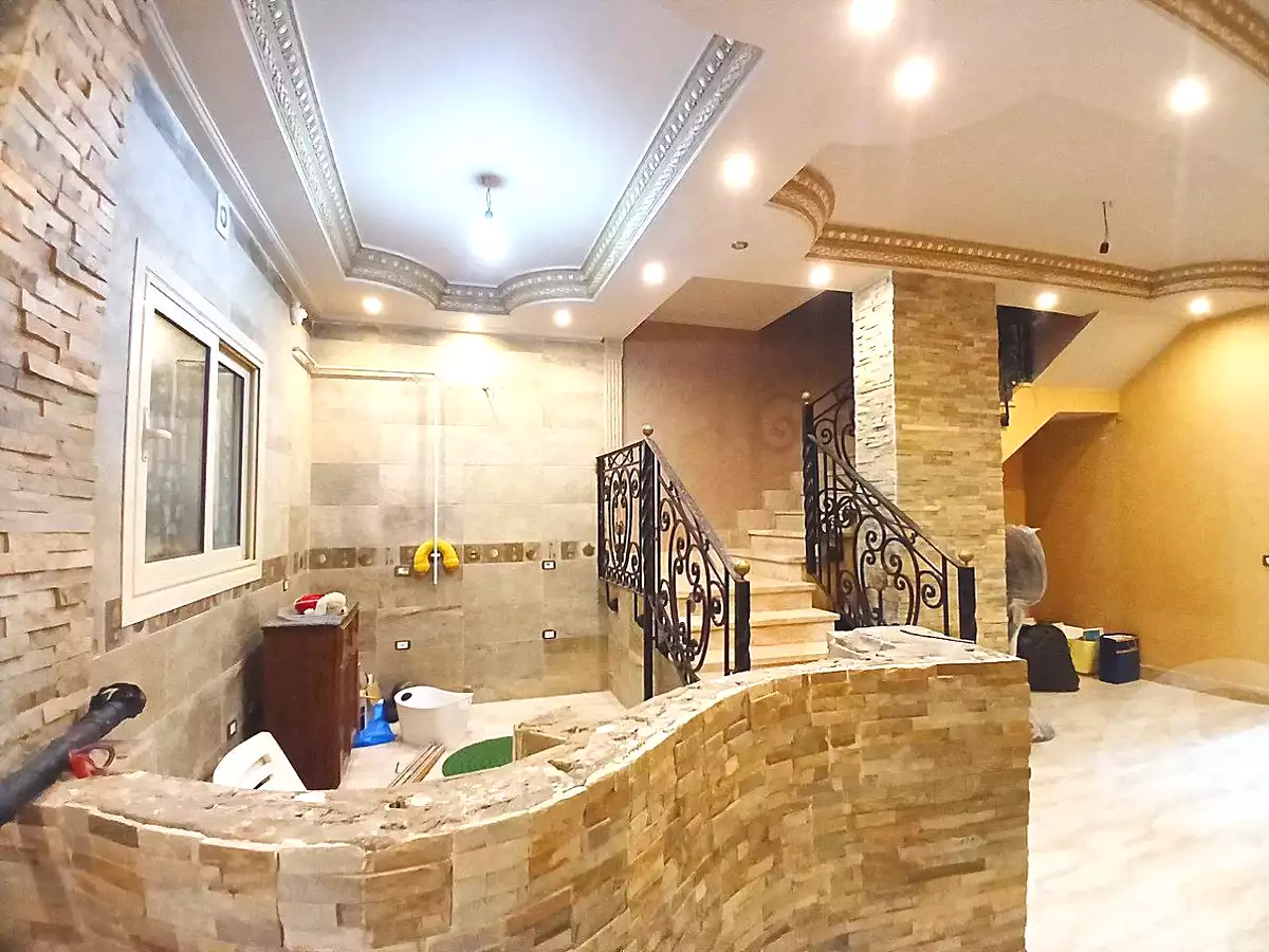 https://aqarmap.com.eg/ar/listing/6705310-for-sale-cairo-new-cairo-sharq-el-akadamiya-mohammad-othman-st