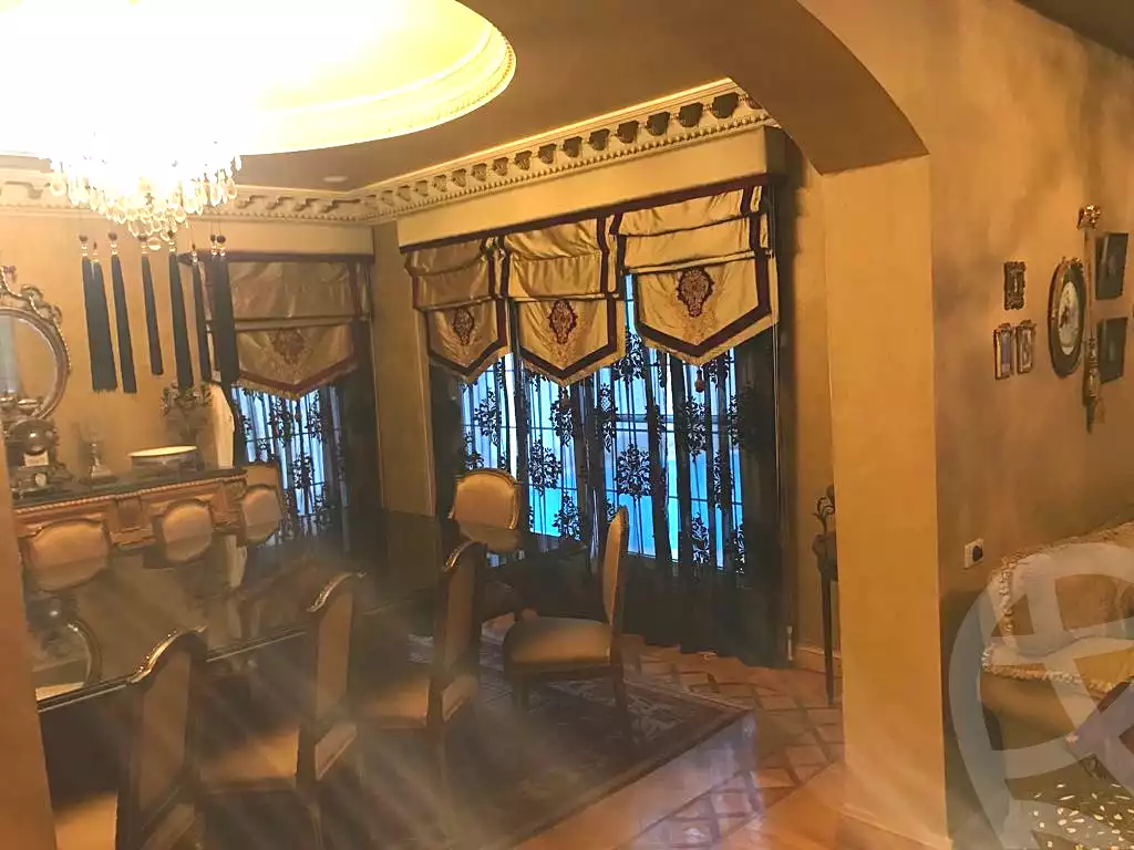 https://aqarmap.com.eg/ar/listing/6708392-for-sale-cairo-6th-of-october-compounds-royal-hills