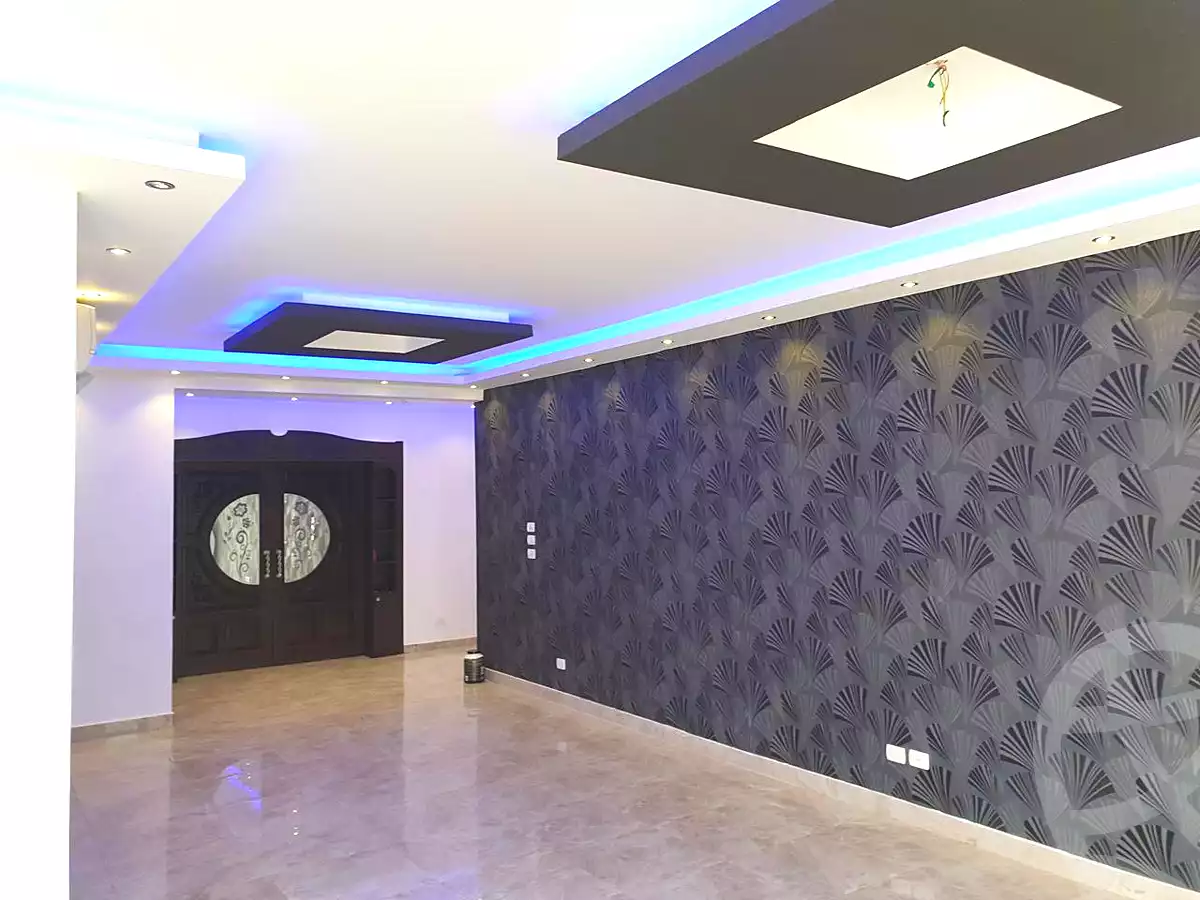 https://aqarmap.com.eg/ar/listing/6710485-for-sale-cairo-el-sheikh-zayed-city-compounds-kmbwnd-wyst-twn-swdyk
