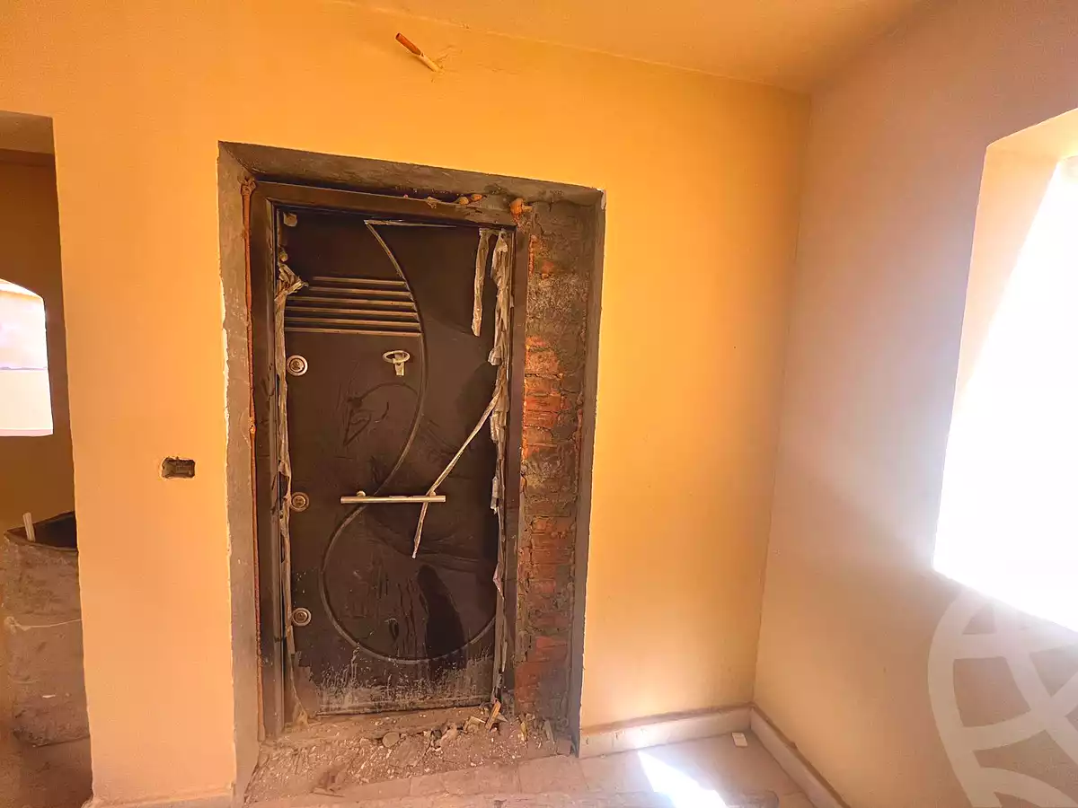 https://aqarmap.com.eg/ar/listing/6710985-for-sale-cairo-el-sheikh-zayed-city-compounds-compounds-in-el-sheikh-zayed