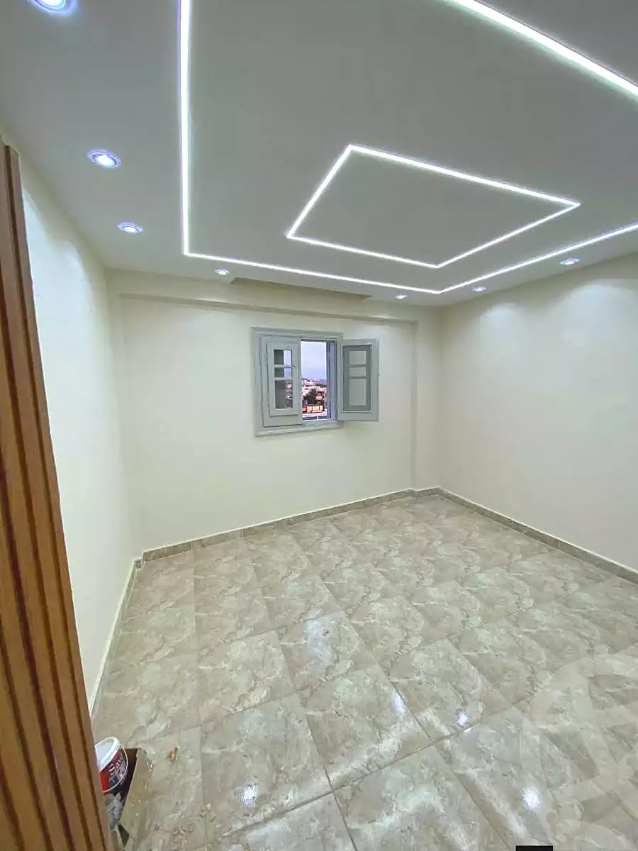 https://aqarmap.com.eg/ar/listing/6712576-for-sale-alexandria-l-jmy-lbytsh-ibrahim-othman-st
