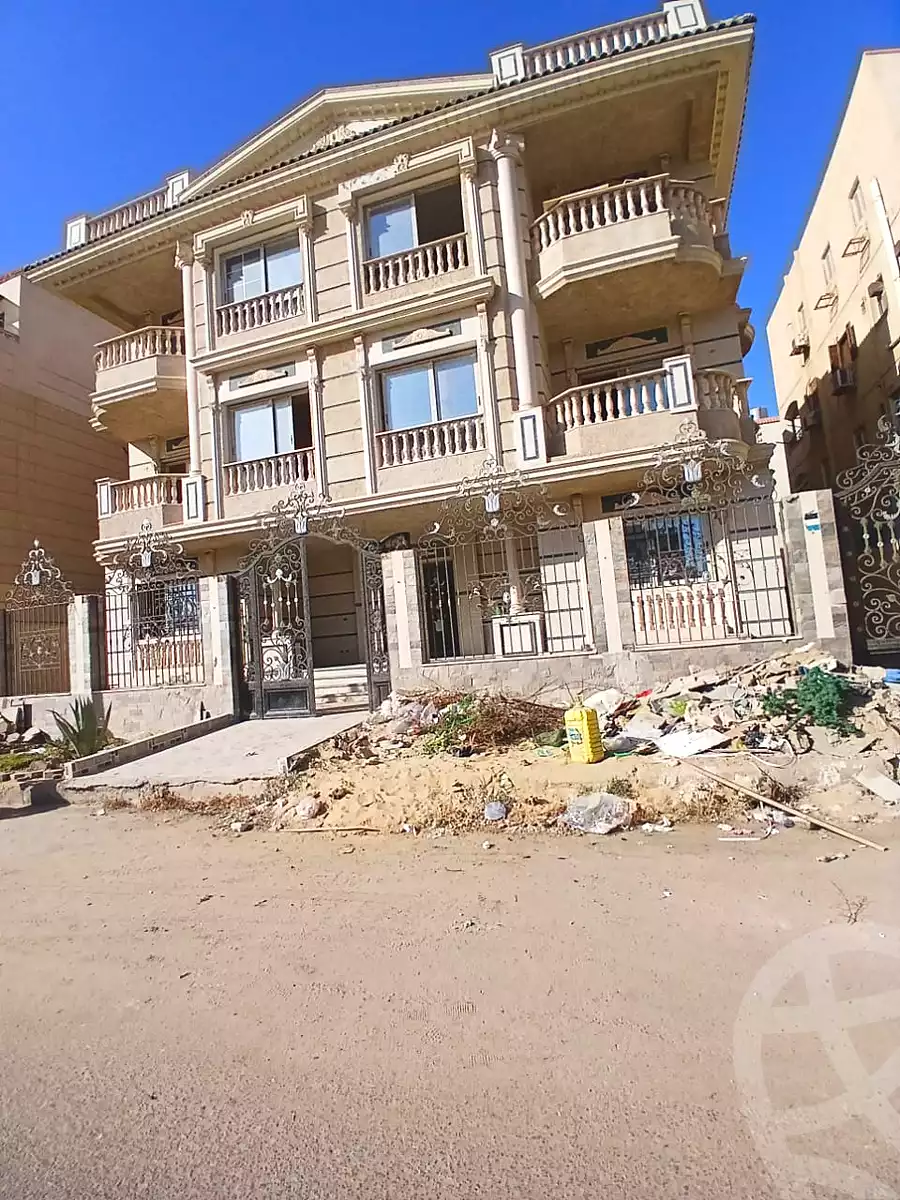 https://aqarmap.com.eg/en/listing/6712660-for-sale-cairo-new-cairo-el-ahyaa-first-neighborhood-street-1