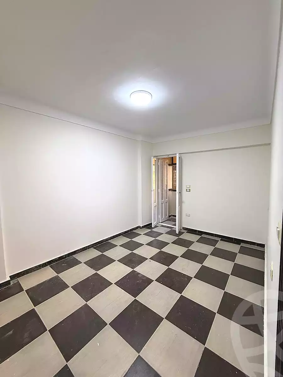 https://aqarmap.com.eg/ar/listing/6716054-for-sale-alexandria-sydy-bshr-sydy-bshr-bhry-shr-mhmd-njyb
