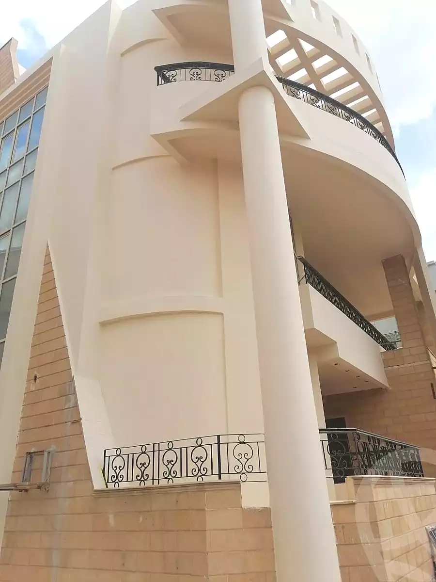 https://aqarmap.com.eg/ar/listing/6718873-for-sale-cairo-new-cairo-ganob-el-akadamiya-south-academy-a-zaid-ebn-haretha-st