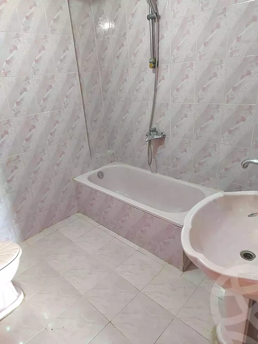 https://aqarmap.com.eg/en/listing/6722332-for-rent-cairo-helwan-sherif-st