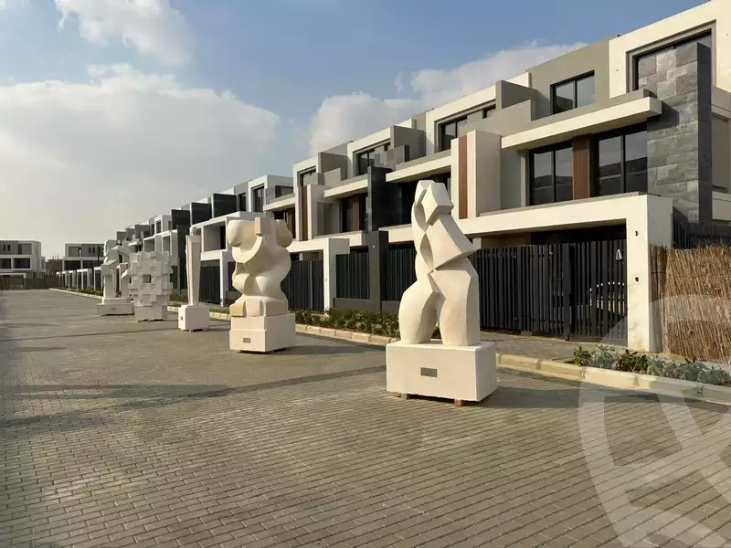 https://aqarmap.com.eg/en/listing/6723145-for-sale-cairo-new-cairo-compounds-el-patio-town-compound-la-vista