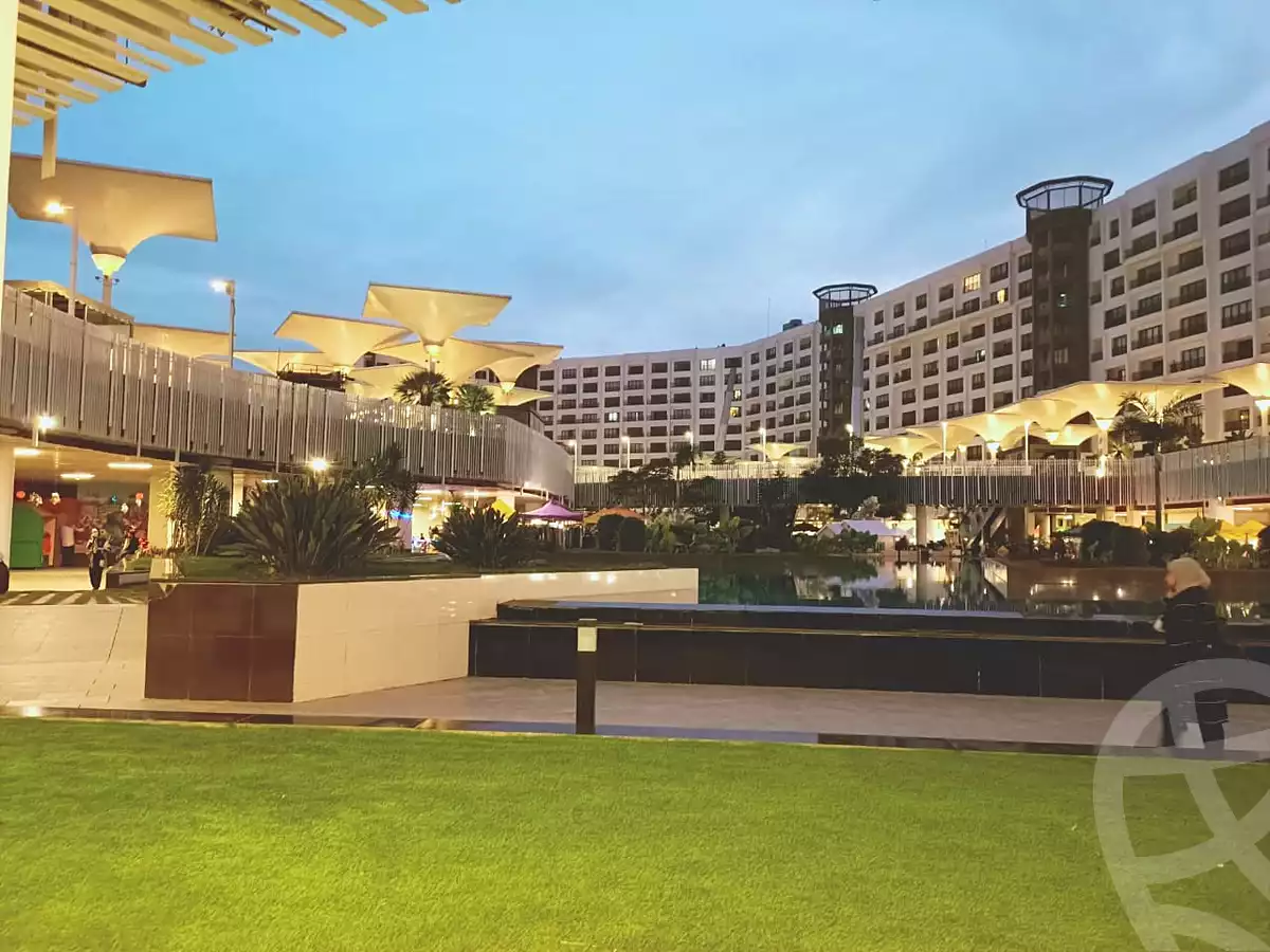 https://aqarmap.com.eg/en/listing/6723252-for-sale-cairo-new-cairo-compounds-park-mall-arab-development