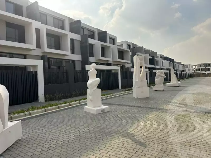 https://aqarmap.com.eg/ar/listing/6724388-for-sale-cairo-new-cairo-compounds-el-patio-town-compound-la-vista