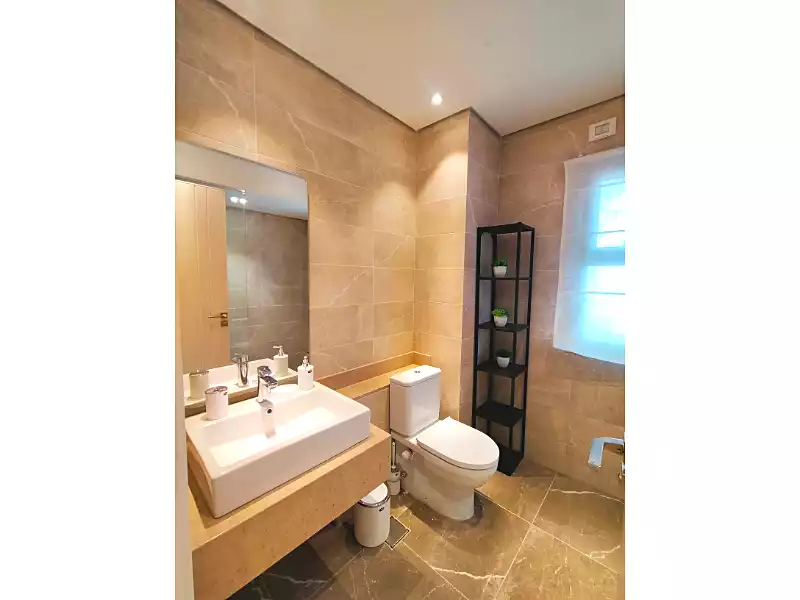 https://aqarmap.com.eg/ar/listing/6726191-for-sale-cairo-el-sheikh-zayed-city-compounds-kmbwnd-fyldj-wyst-dr-llttwyr