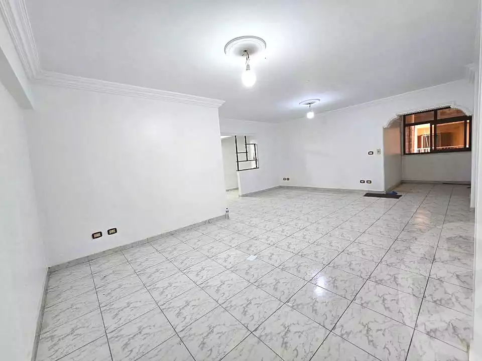 https://aqarmap.com.eg/ar/listing/6727274-for-sale-alexandria-ganaklis-shr-bw-qyr-tryq-lhry