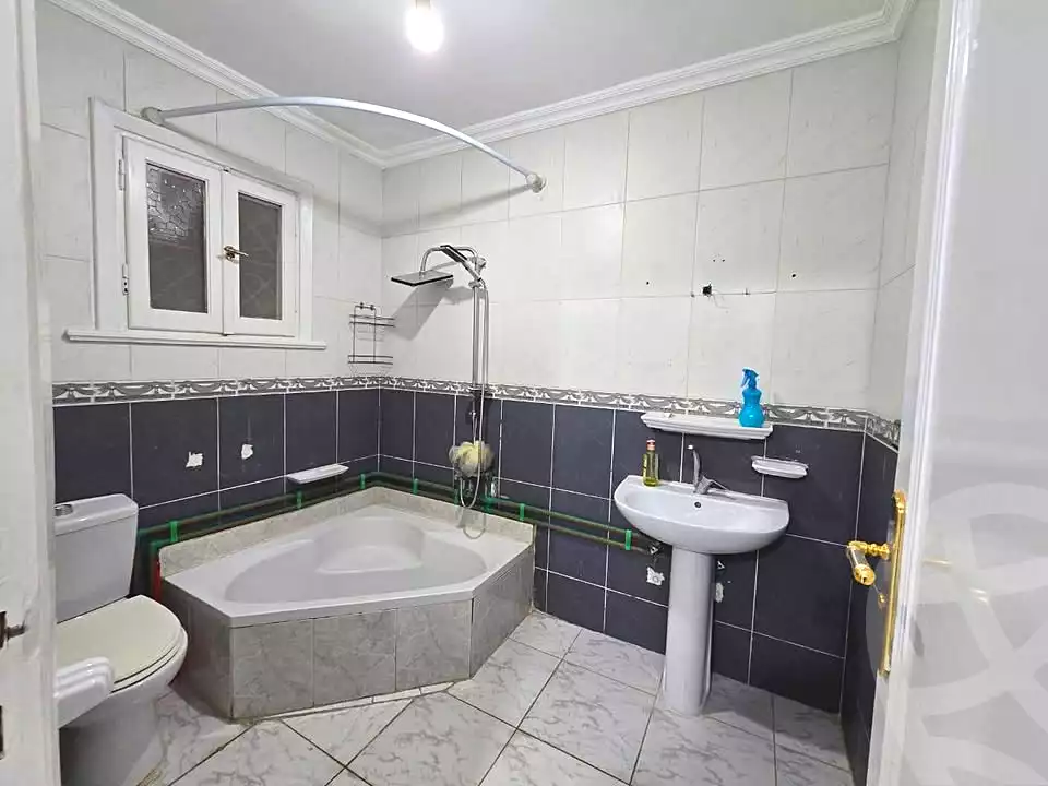 https://aqarmap.com.eg/ar/listing/6727274-for-sale-alexandria-ganaklis-shr-bw-qyr-tryq-lhry