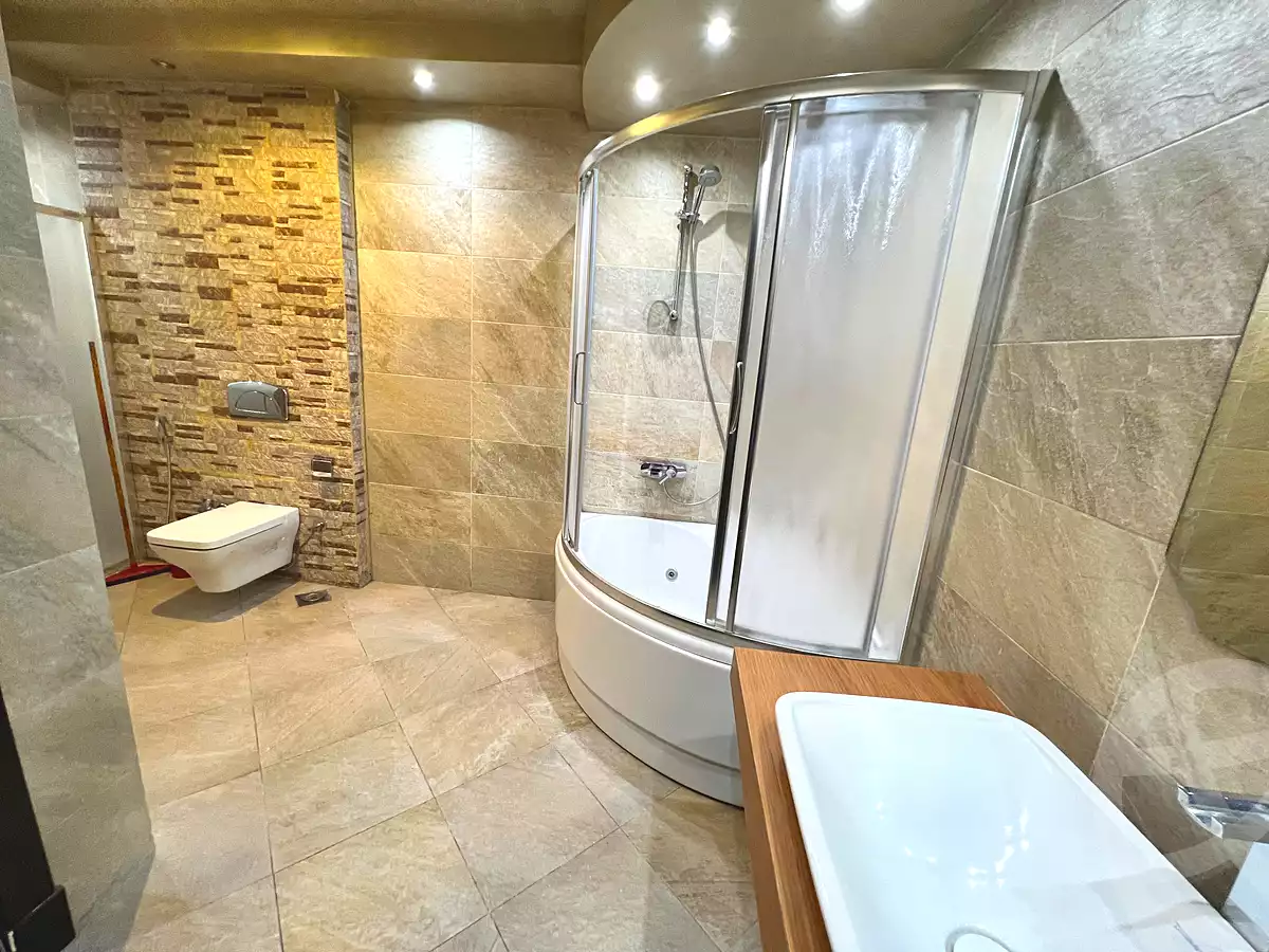 https://aqarmap.com.eg/ar/listing/6731562-for-rent-cairo-el-mohandesen-abd-el-moneam-riad-st
