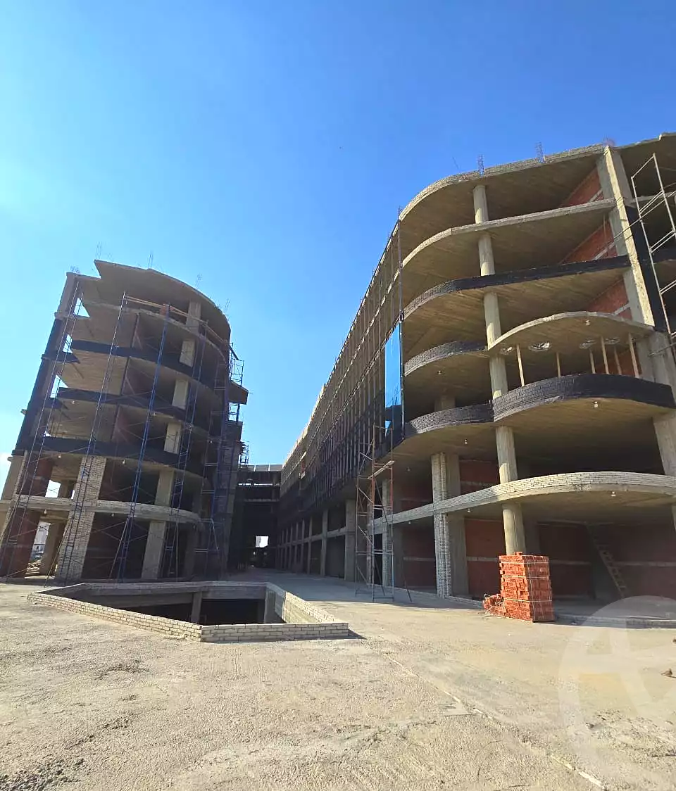 https://aqarmap.com.eg/en/listing/6733449-for-sale-cairo-el-sheikh-zayed-city-compounds-101-mall-premium