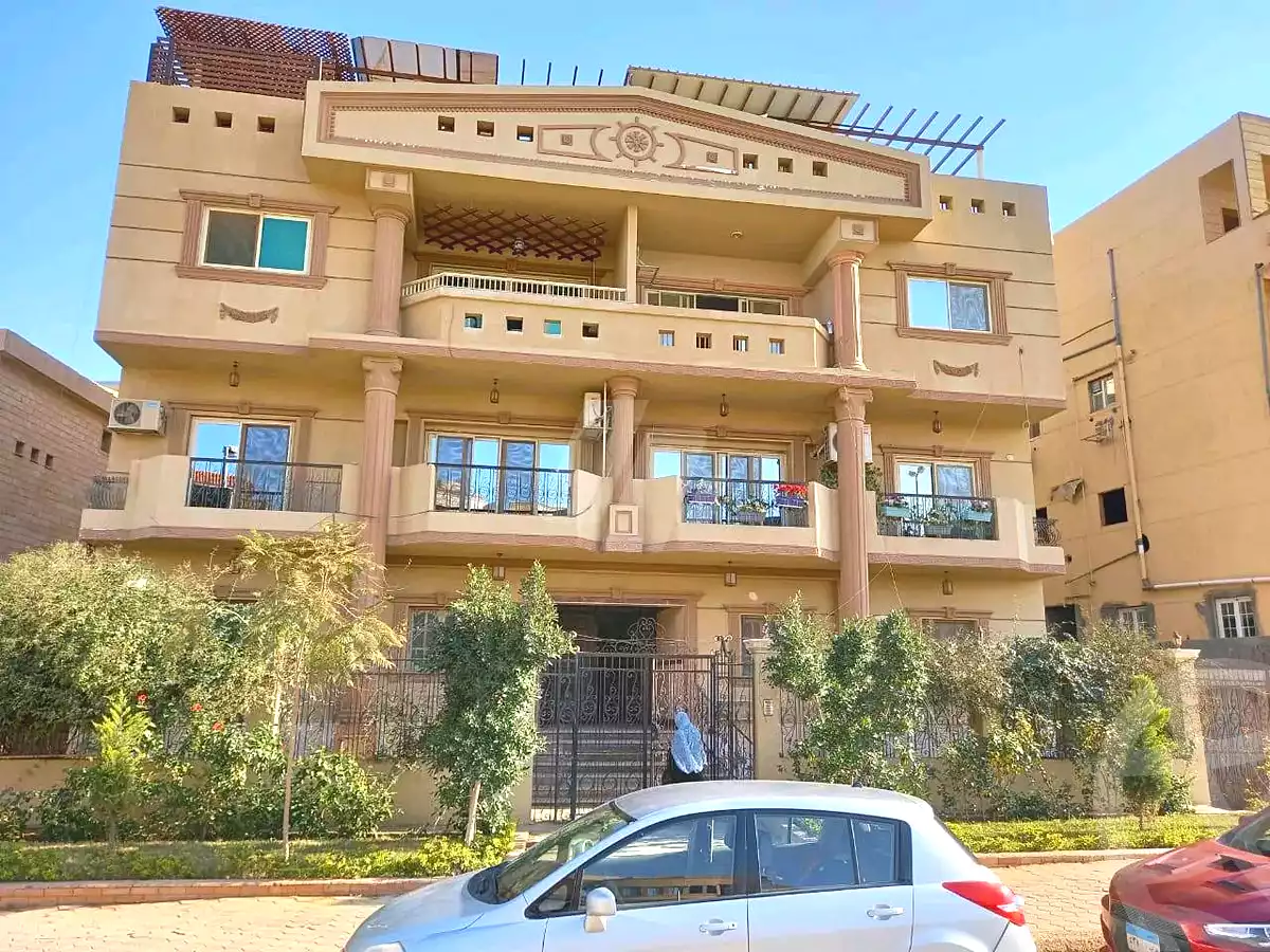 https://aqarmap.com.eg/ar/listing/6734537-for-sale-cairo-new-cairo-ganob-el-akadamiya-south-academy-a-zaid-ebn-haretha-st