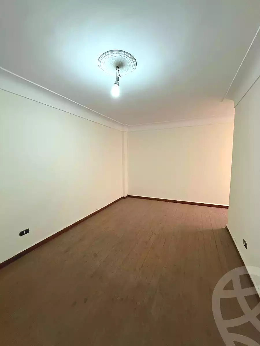 https://aqarmap.com.eg/en/listing/6734678-for-sale-alexandria-el-asafra-ahmed-tiesser-st