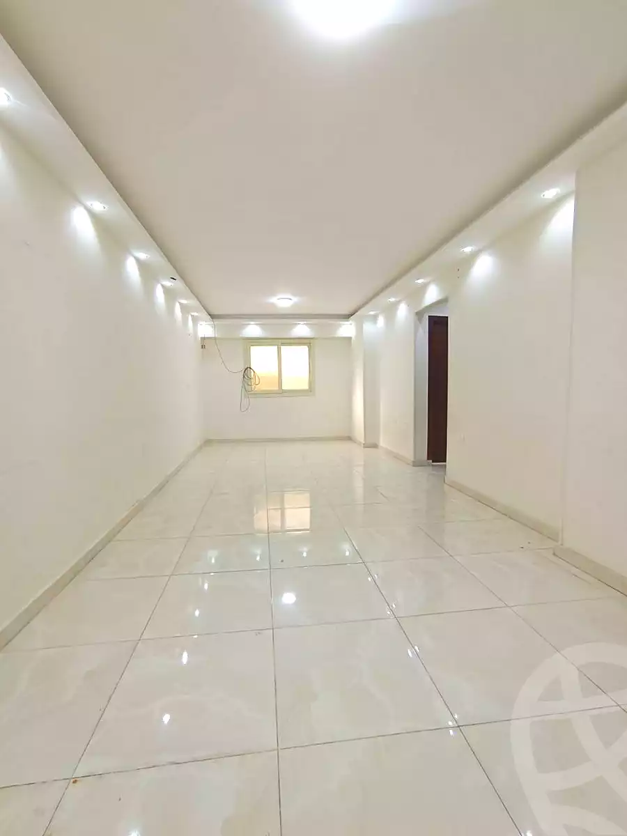 https://aqarmap.com.eg/ar/listing/6736441-for-rent-cairo-helwan-rostom-st