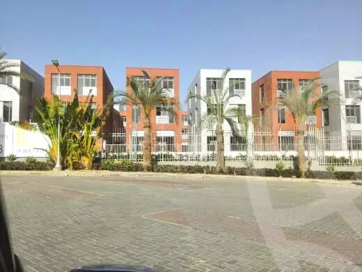 https://aqarmap.com.eg/ar/listing/6739560-for-rent-cairo-el-sheikh-zayed-city-compounds-the-courtyard-mall-dorra
