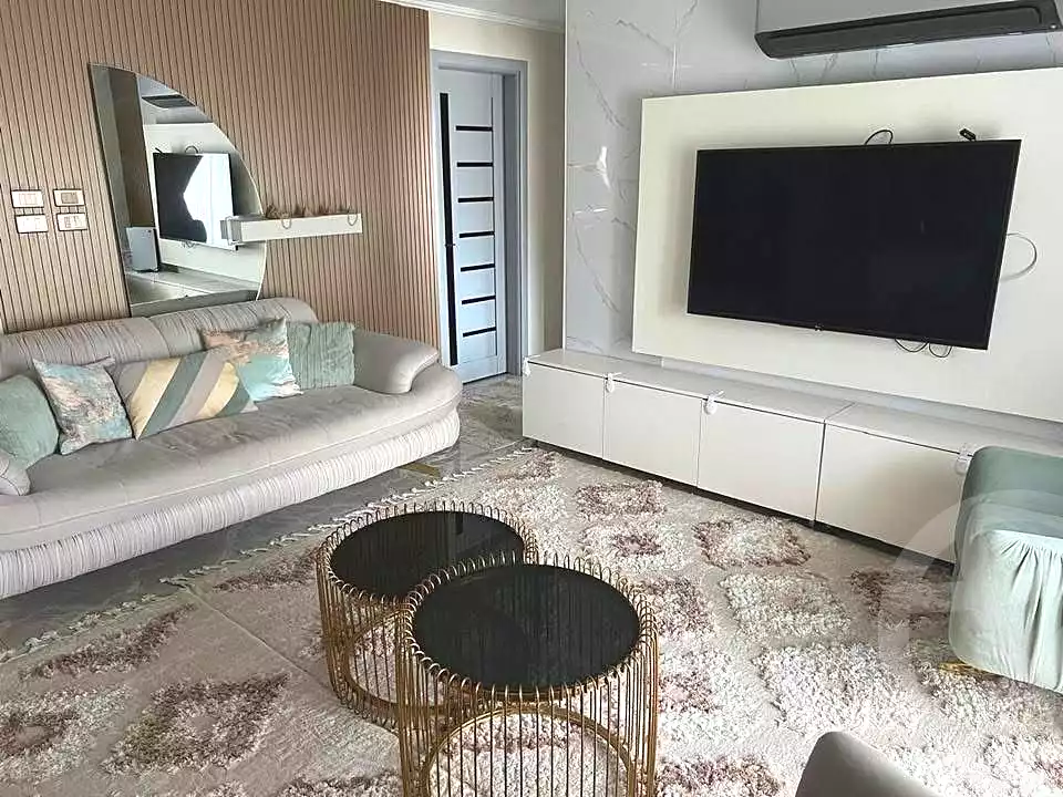 https://aqarmap.com.eg/ar/listing/6742746-for-sale-cairo-new-cairo-compounds-mwrd-fq-llttwyr
