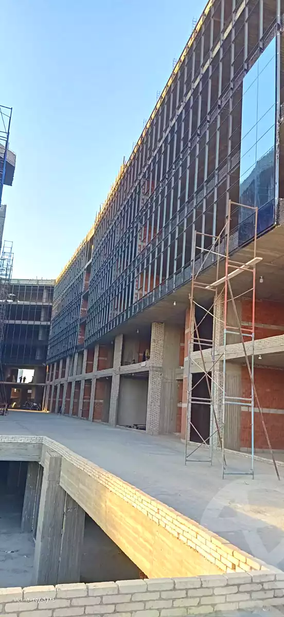https://aqarmap.com.eg/ar/listing/6742975-for-sale-cairo-el-sheikh-zayed-city-compounds-101-mall-premium