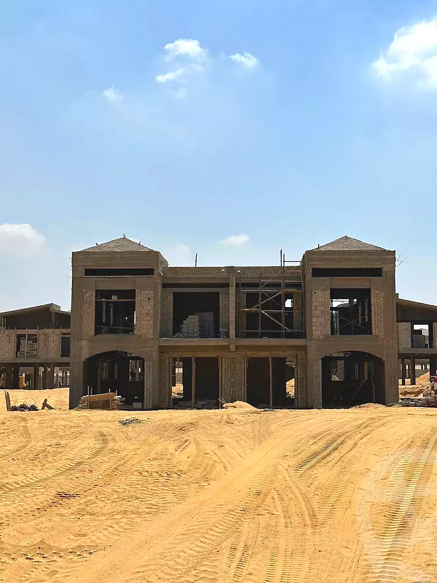 https://aqarmap.com.eg/ar/listing/6743357-for-sale-cairo-el-sheikh-zayed-city-compounds-kmbwnd-fyldj-wyst-dr-llttwyr