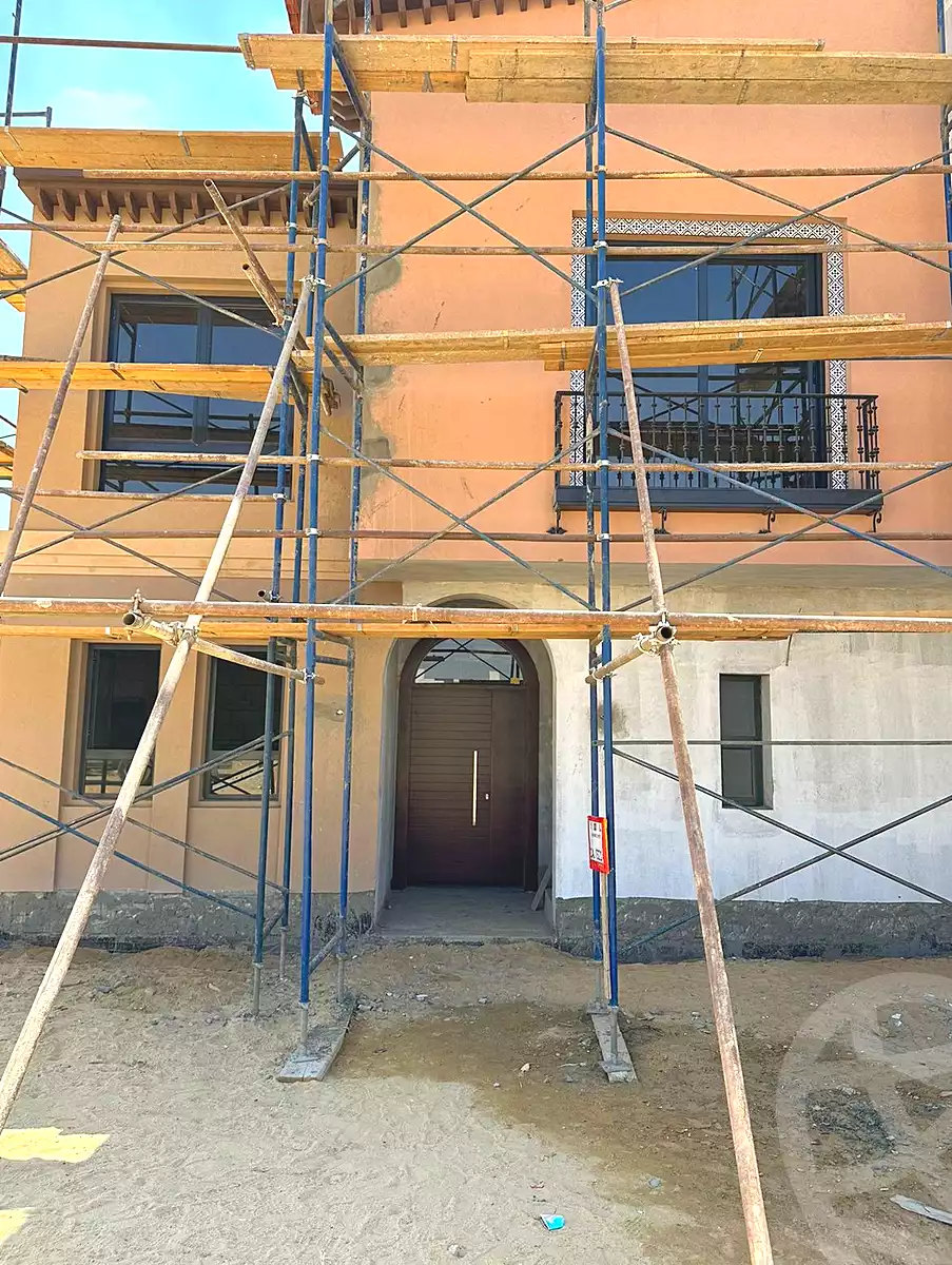 https://aqarmap.com.eg/ar/listing/6743357-for-sale-cairo-el-sheikh-zayed-city-compounds-kmbwnd-fyldj-wyst-dr-llttwyr
