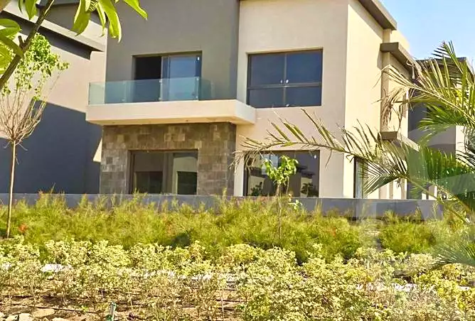 https://aqarmap.com.eg/ar/listing/6743412-for-sale-cairo-new-cairo-compounds-el-patio-town-compound-la-vista