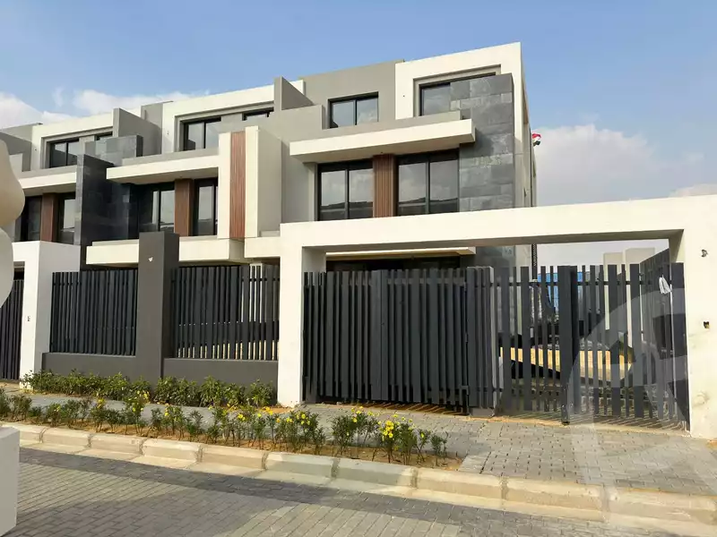 https://aqarmap.com.eg/en/listing/6743512-for-sale-cairo-new-cairo-compounds-el-patio-town-compound-la-vista