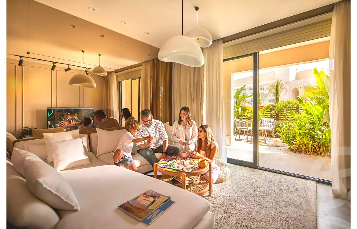 https://aqarmap.com.eg/ar/listing/6745320-for-sale-cairo-el-sheikh-zayed-city-compounds-kmbwnd-fyldj-wyst-dr-llttwyr